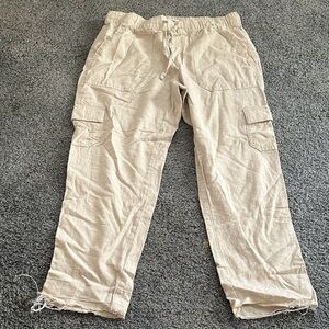 GAP Women’s Light Beige Cargo Beach Pants